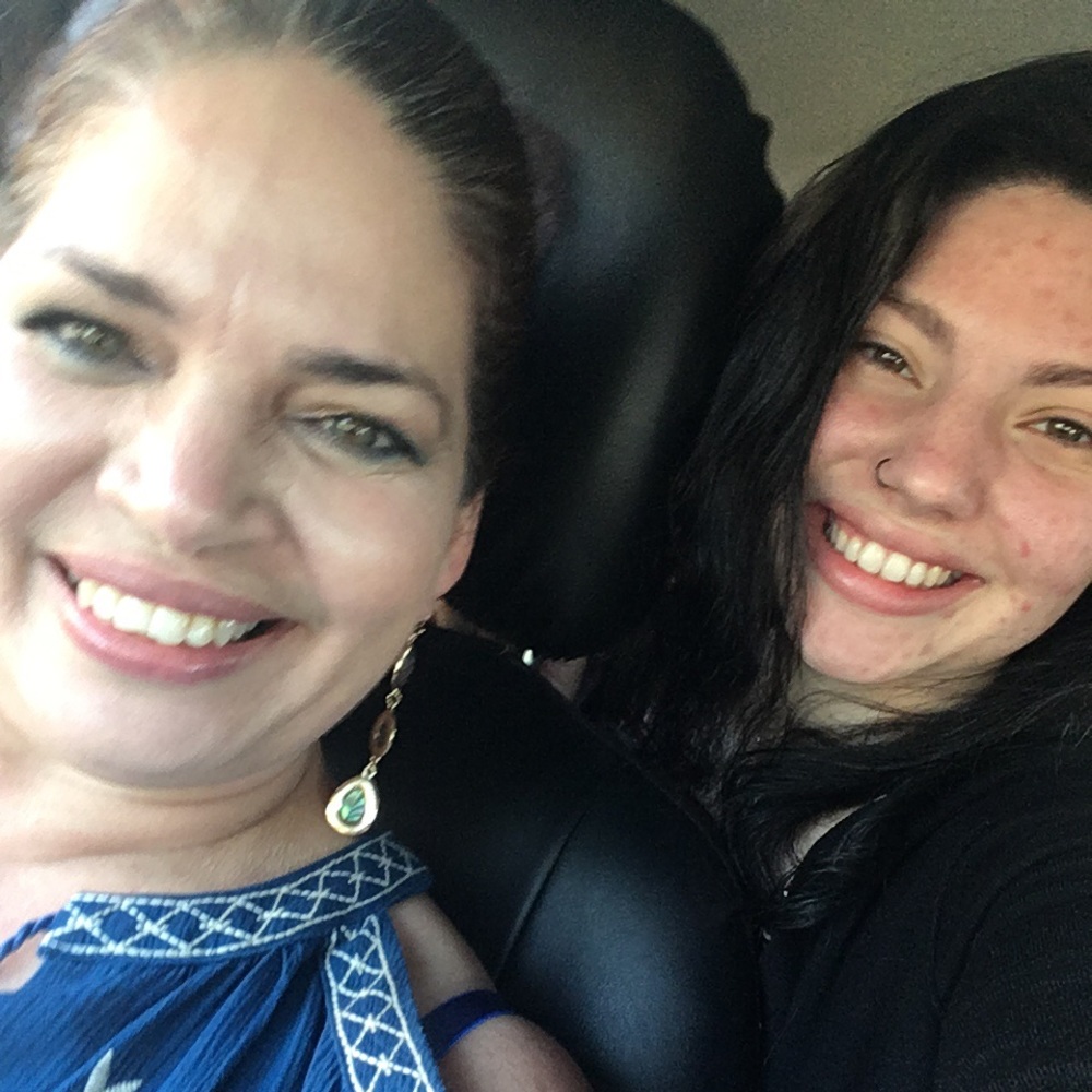 Meet your Posher, Estela